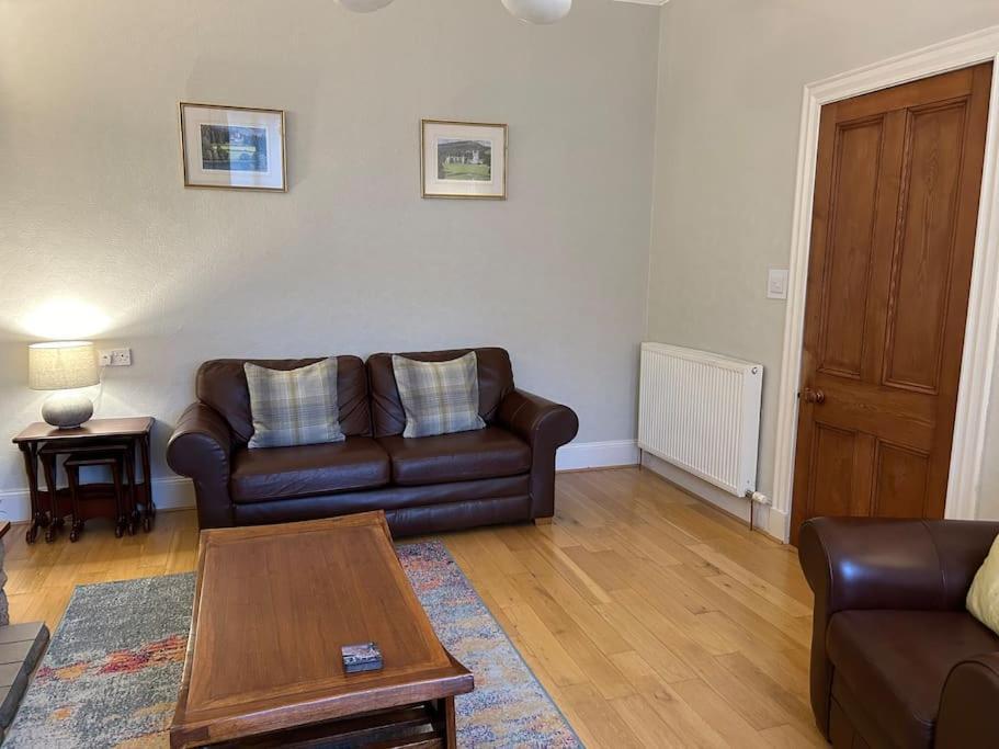 Spacious 2 Bedroom Flat In Heart Of Ballater Exterior foto
